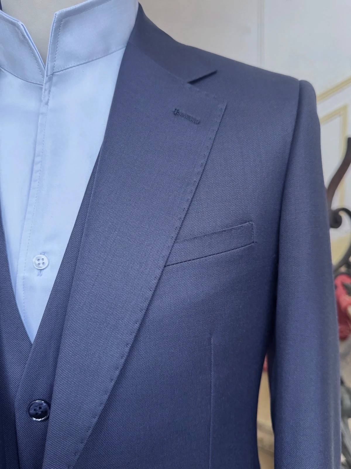 Costume Trois Pièces Bleu En Laine Froide - Image 2