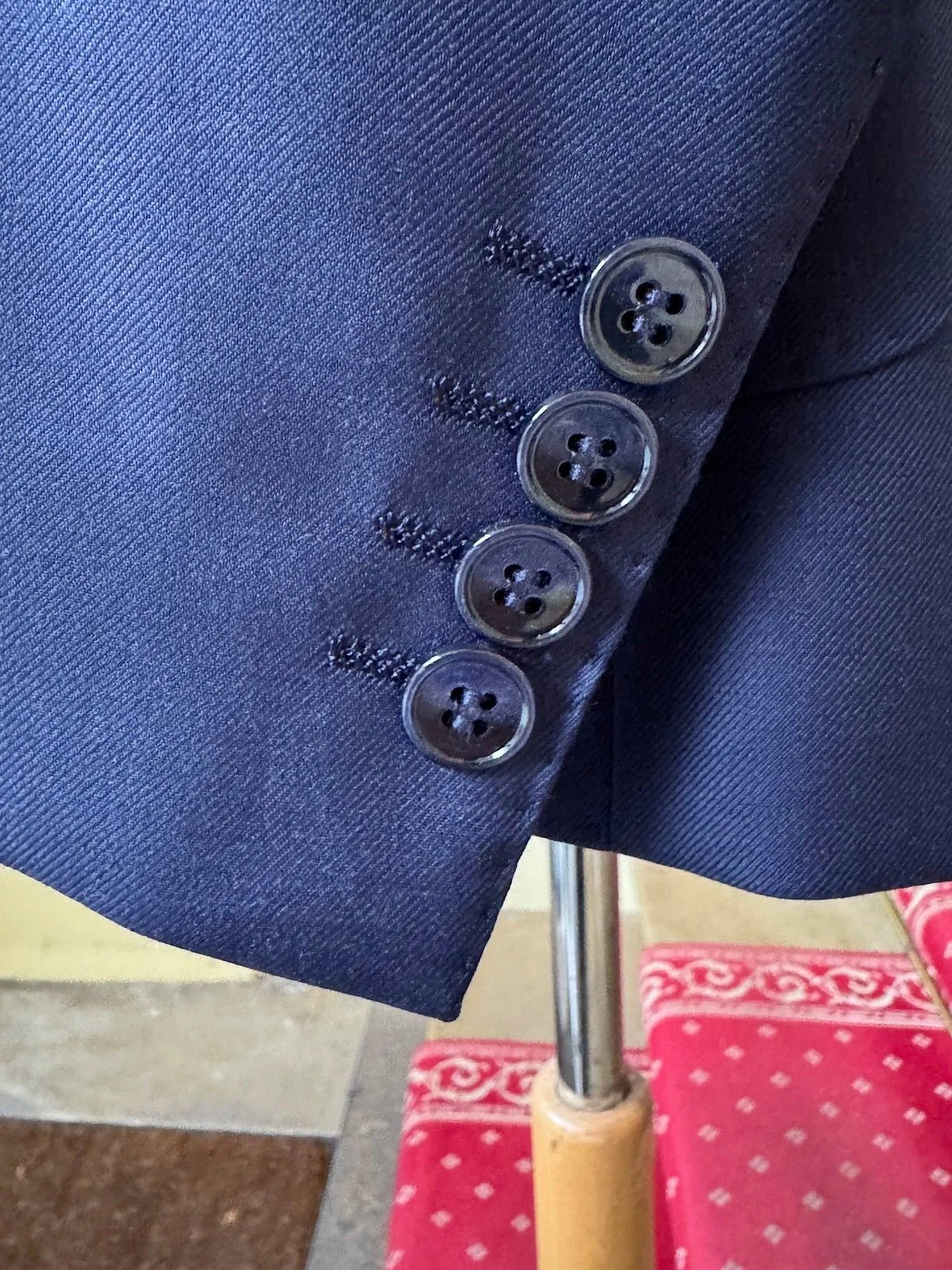 Costume Trois Pièces Bleu En Laine Froide - Image 3