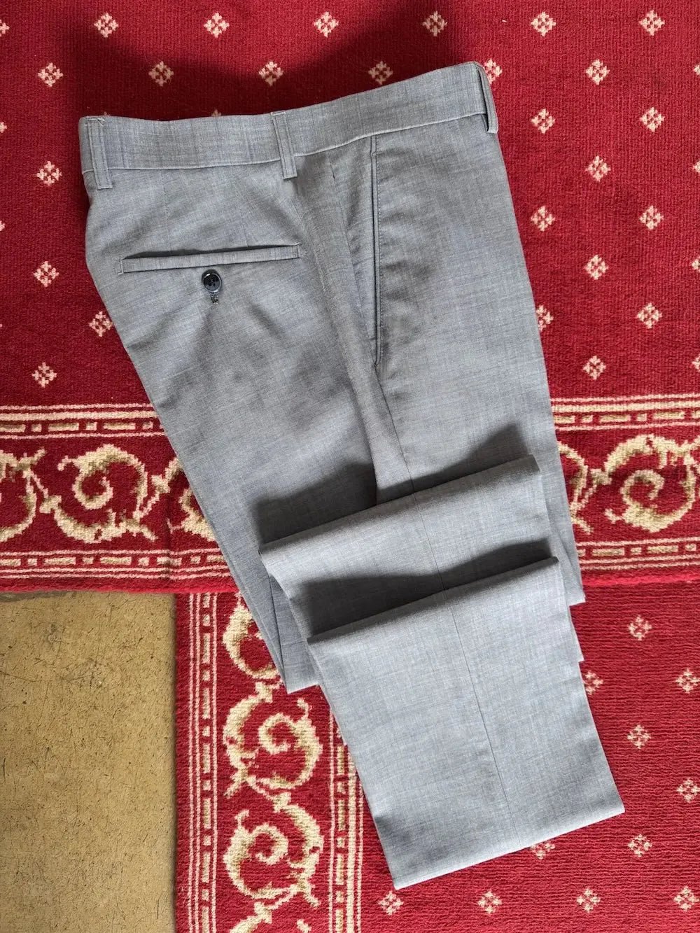 Costume Trois Pièces Gris Claire En Laine Froide - Image 4