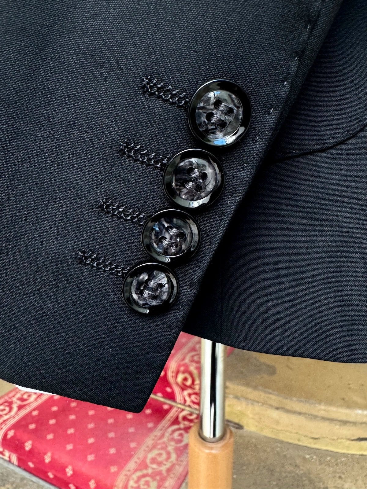 Costume Trois Pièces Noir - Image 3